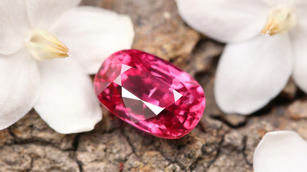 7月の誕生石（ルビー・スフェーン） | 宝石の高額買取なら実績No.1の