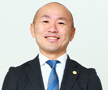 宝石鑑別査定人・代表：杉（すぎ）