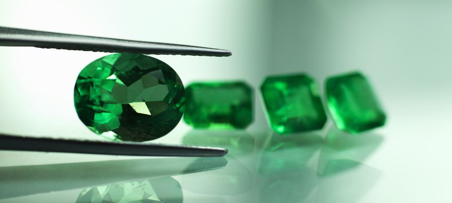 エメラルドの評価基準 | 宝石の高額買取なら実績No.1のリファスタ エメラルドの評価基準 | 宝石の高額買取なら実績No.1のリファスタ