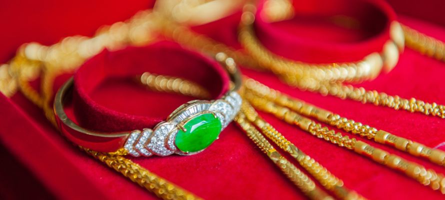 翡翠（ヒスイ）は中国にとってどんな意味があるの？ | 宝石の高額買取