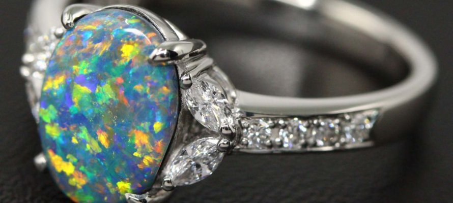 希少性が年々高まる「ブラックオパール」の価値 | 宝石の高額買取なら