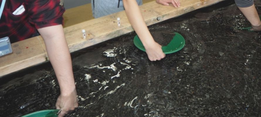 ギネス登録：世界最大の金塊が日本（伊豆の土肥金山）で触れる？ | 金