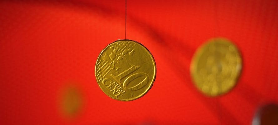 遺品の古い金貨は買取できる？価値と査定のポイントを解説 | 金