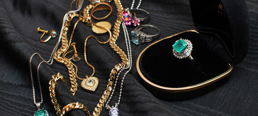 思い出の品をただ捨てないために｜蛍光X線分析と国際資格鑑定士が守る